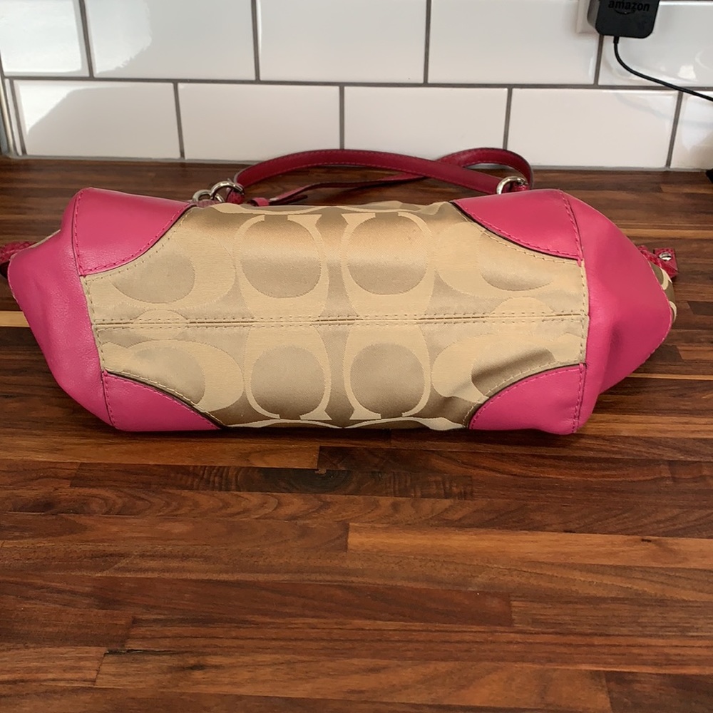 Coach authentic Handbag - Picture 11 of 14